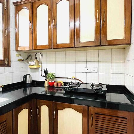 Olive Serviced Apartments - Defence Colony New Delhi Buitenkant foto